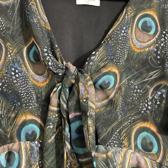 Peacock print tie-front romper - Picture 3 of 6